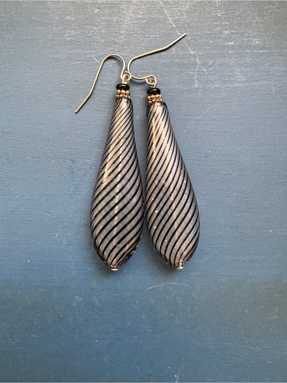 Murano Filigrina Teardrop Dangle Earrings in Black and Silver